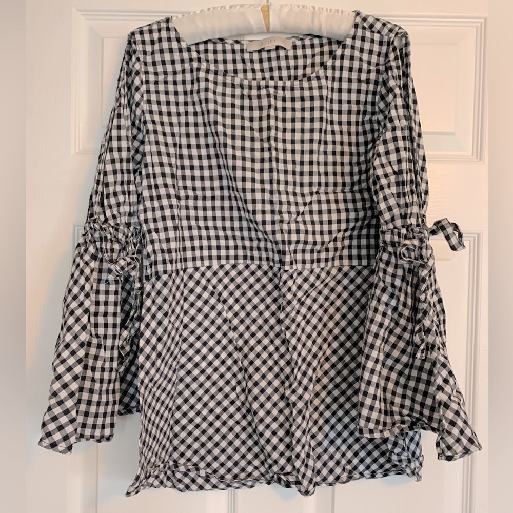 GUC Ann Taylor Loft black gingham cold shoulder blouse